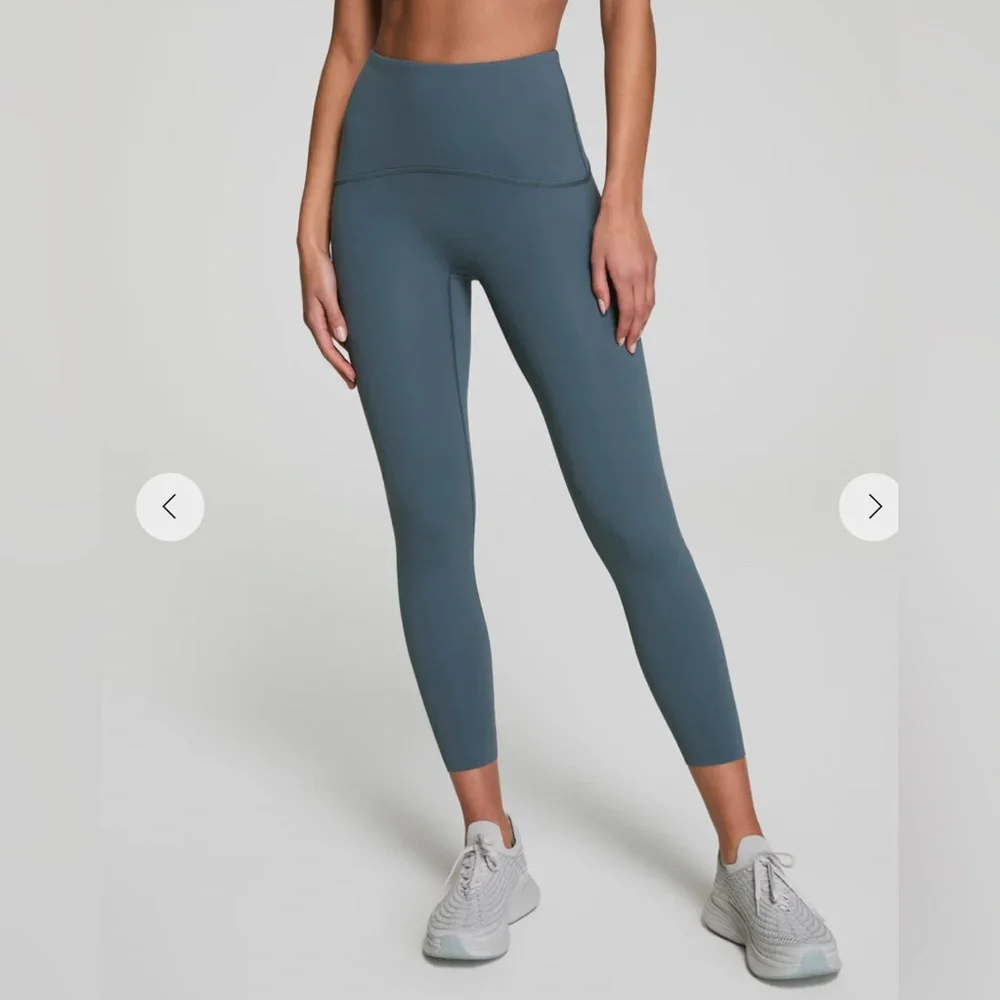 Spanx Booty Boost 7/8 Leggings - Picture 1 of 4